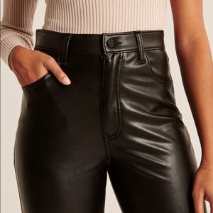 Abercrombie ankle straight ultra high rise curve love 29/8s black leather